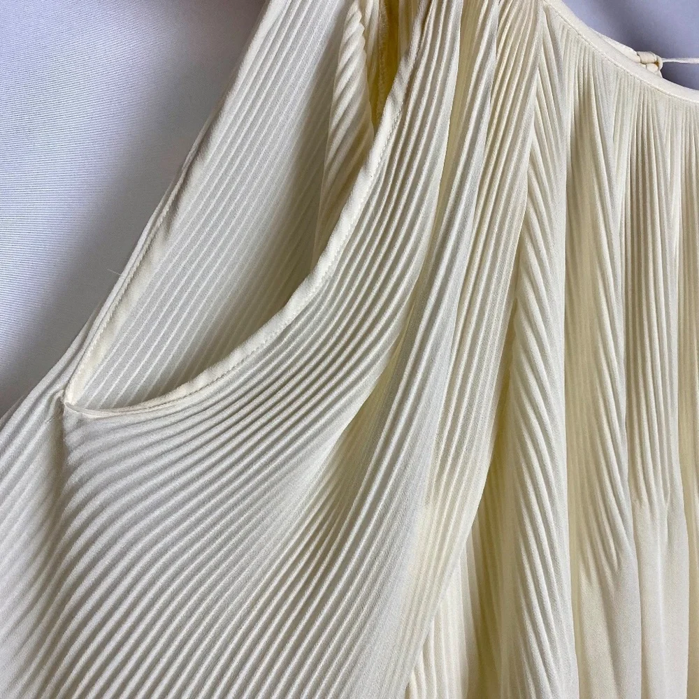 Aakaa Cream Pleated Flowy Open Shoulder Fairy Cottagecore Tie Back Medium